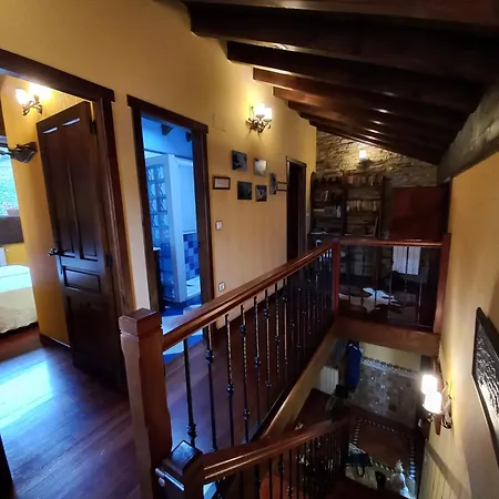 El Corralon Con Vistas A La Montana Bello (Aller)