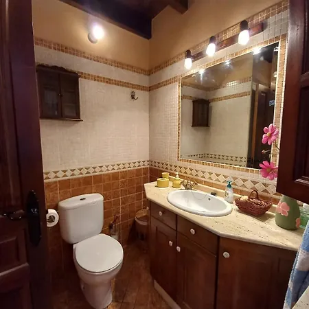 El Corralon Con Vistas A La Montana