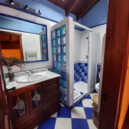 El Corralon Con Vistas A La Montana